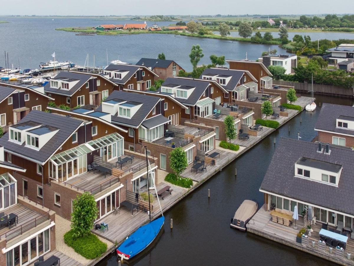 Holiday Home With Jetty Near Amsterdam Uitgeest Exterior photo