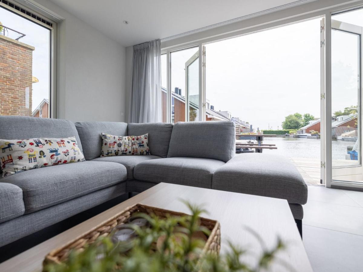 Holiday Home With Jetty Near Amsterdam Uitgeest Exterior photo