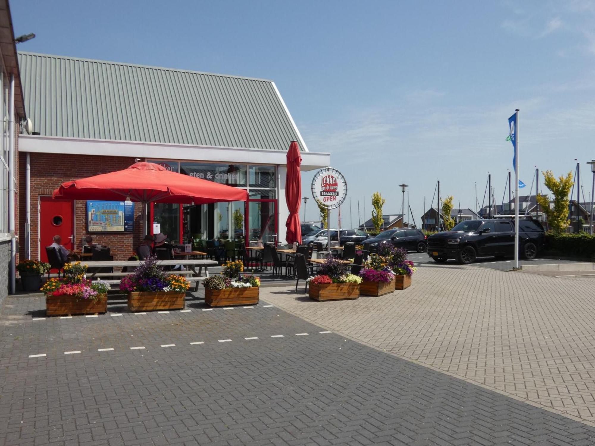 Holiday Home With Jetty Near Amsterdam Uitgeest Exterior photo